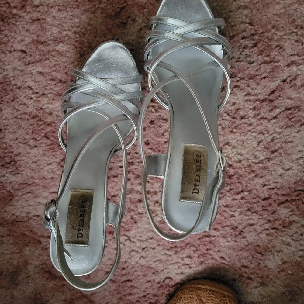 Sliver heels - Picture 1 of 3